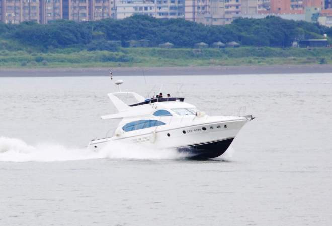 诺瓦帝52呎 欧风海钓遊艇