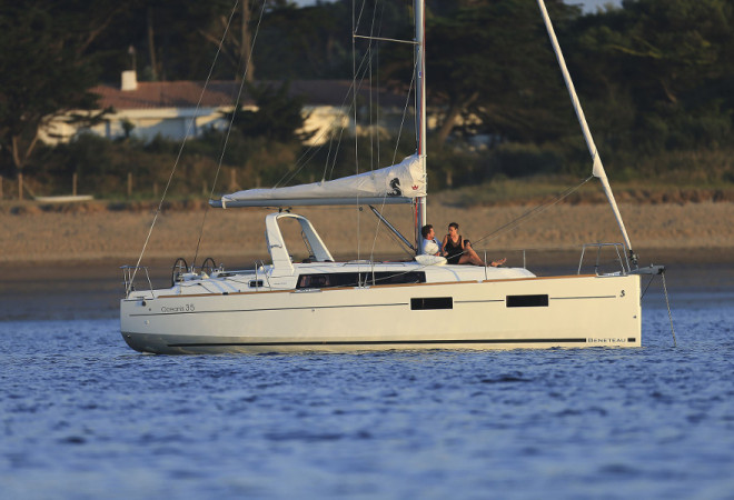 Oceanis 35